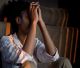Como o estresse na adolescência pode afetar a saúde mental dos adultos?